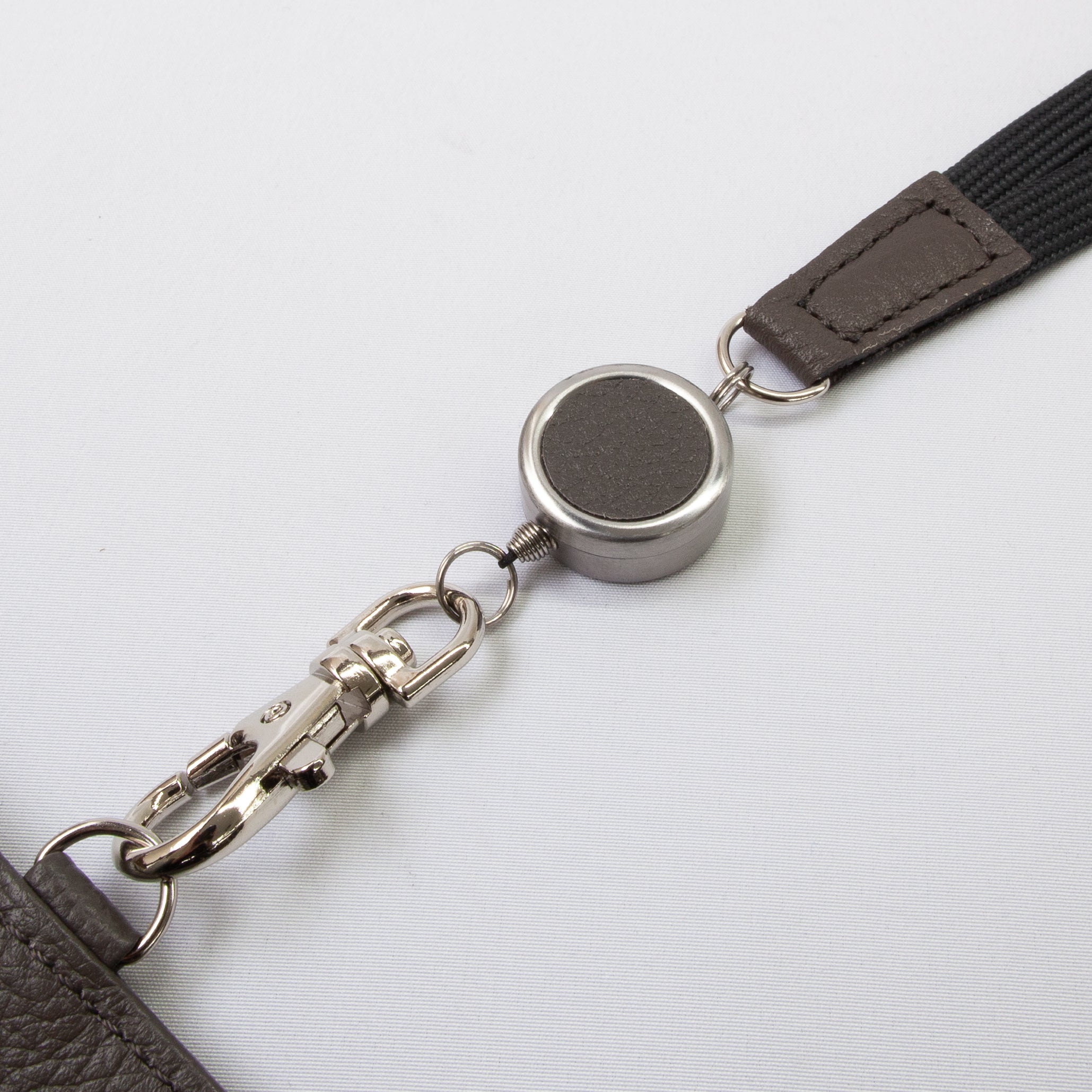 OSL GENUINE LEATHER / リール付きIDストラップ – Neueオンライン