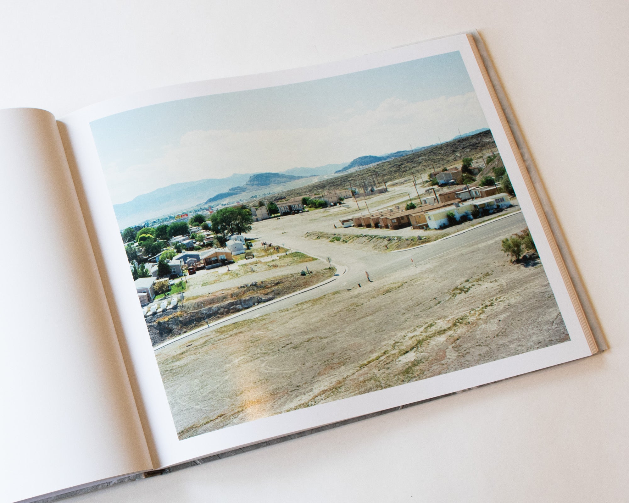 Mike Osborne: Floating Island – Daylight Books