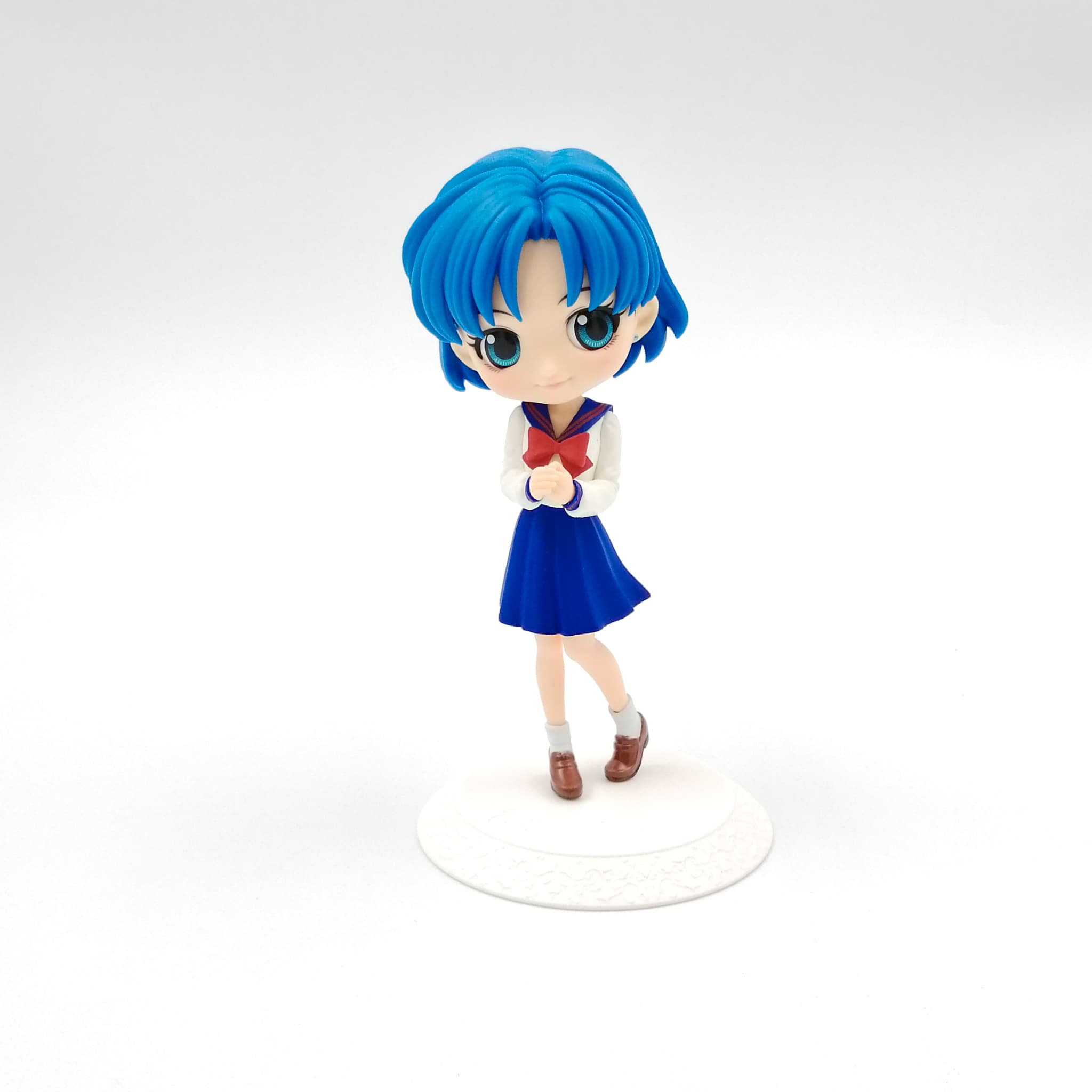 ついに制服姿の亜美ちゃんがQ posketに！｜オンラインクレーンゲーム