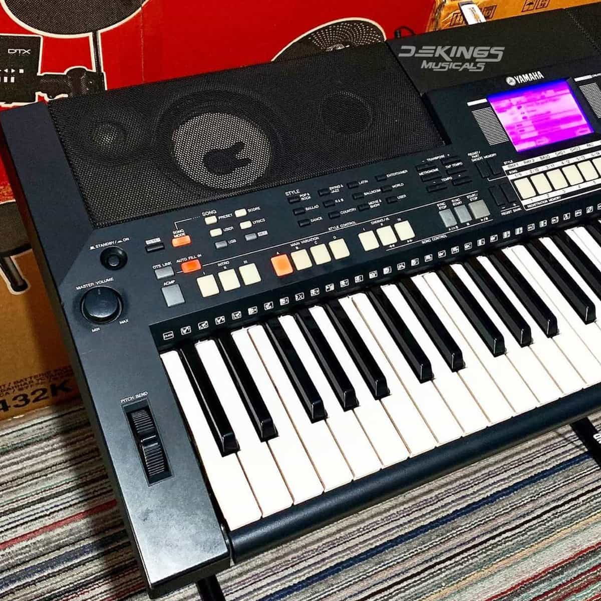 Neatly Used PSR S550 Yamaha Keyboard - Dekings Musicals