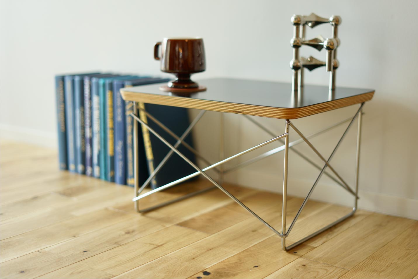 イームズ ワイヤーベーステーブル LTRT スタジオホワイト×クローム