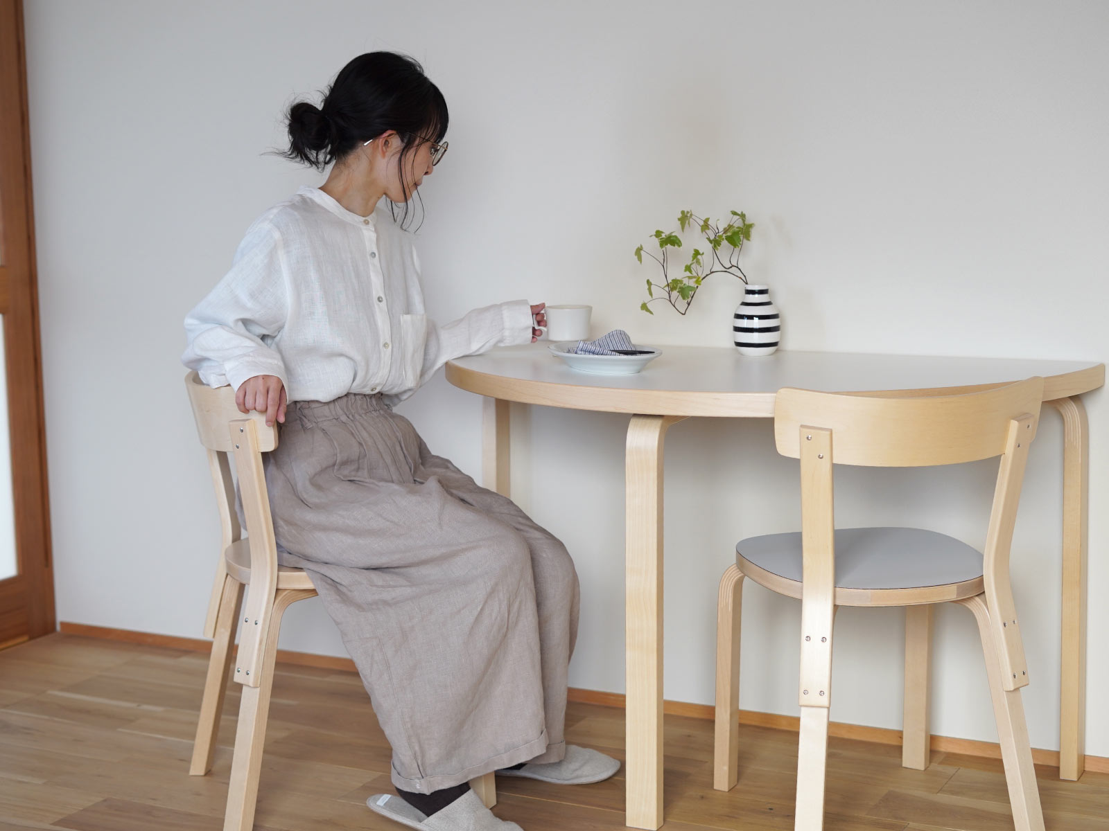 artek (アルテック) テーブル 95 W120×D60×H72cm 半円形 / ホワイト