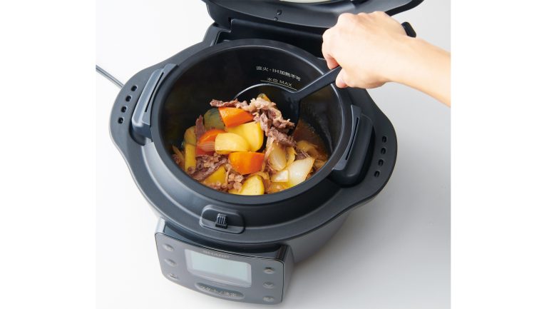 シャープの水なし自動調理鍋「ヘルシオ ホットクック」に自動かき混ぜ