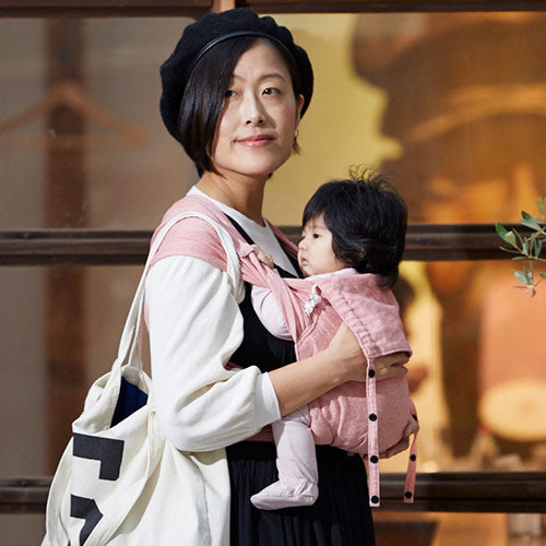 簡単装着で快適な抱っこやおんぶができるおしゃれな抱っこひも