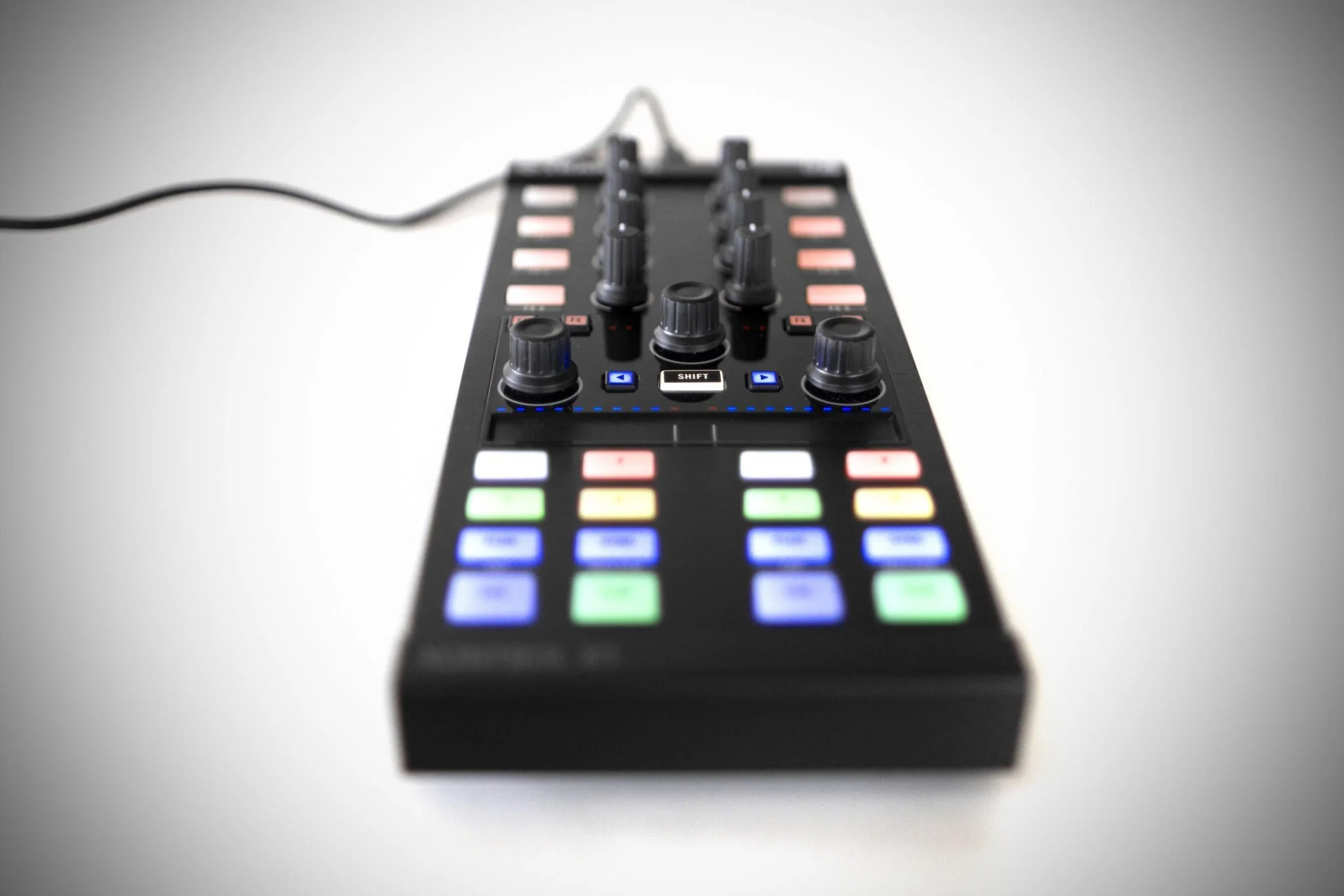 REVIEW: Traktor Kontrol X1 MK2 DJ controller – DJWORX