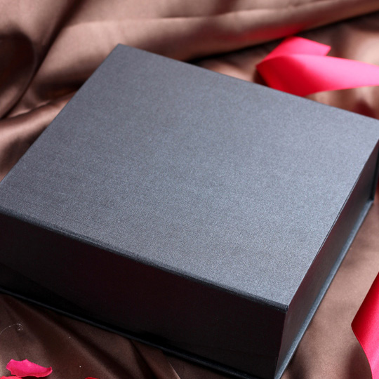 クリスタルローズボックス -12輪の赤バラ BOXフラワー-/プリザーブド