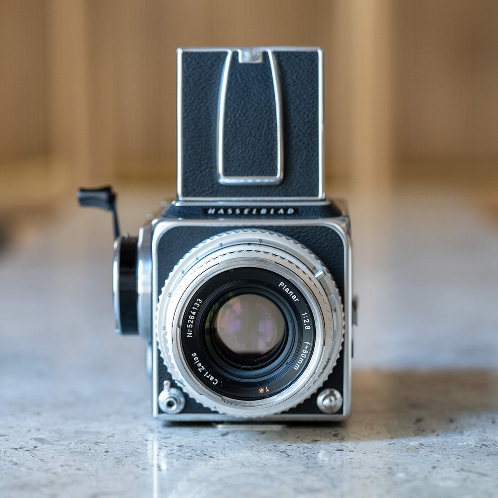 Hasselblad 500C/M (C Planar T* 80mm f/2.8+A12マガジン) – Doppietta