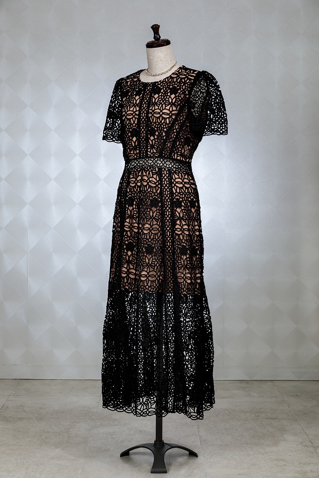 Self-portrait セルフポートレート ブラック×ベージュ半袖ミモレドレス