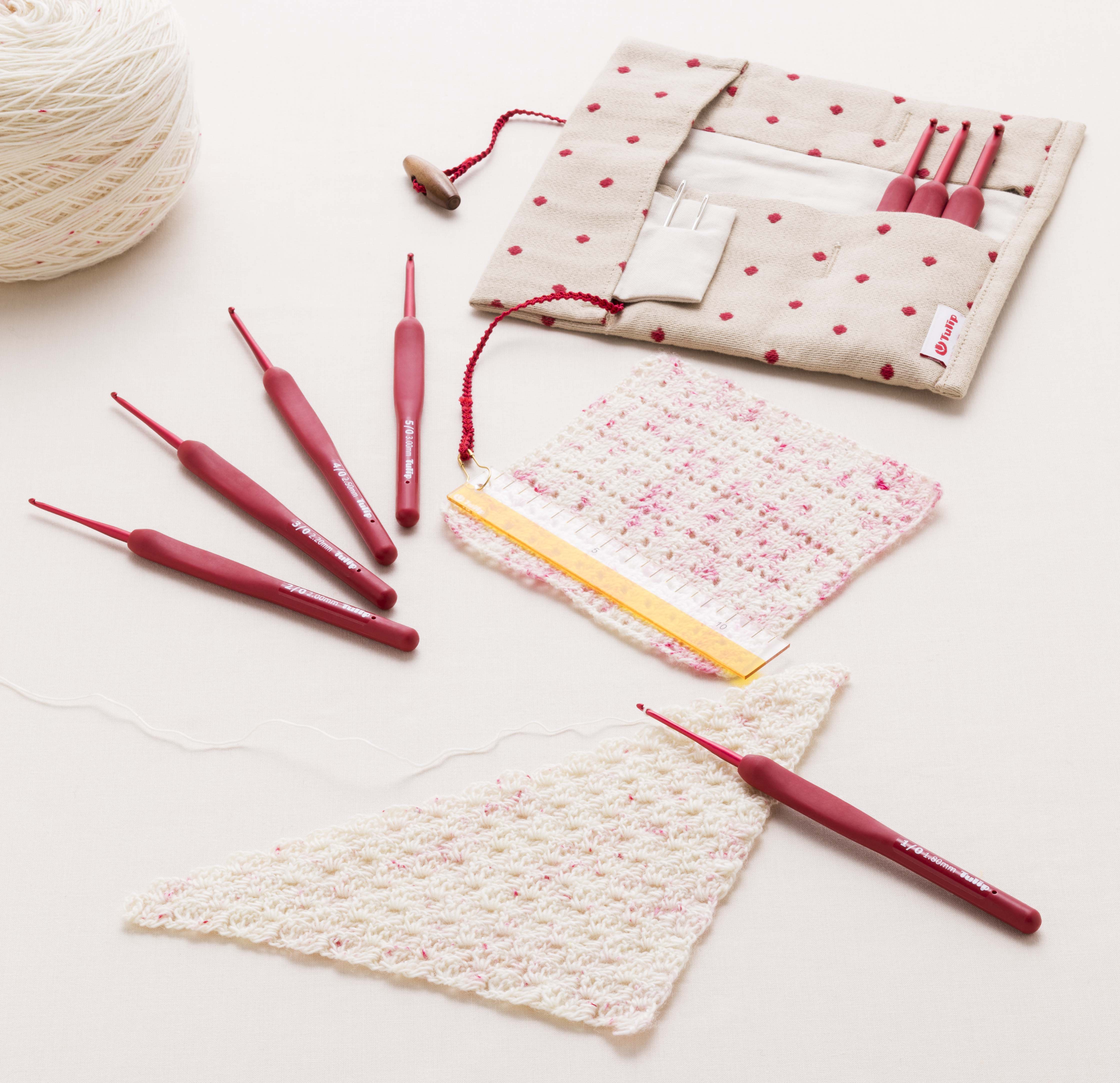 エティモ レッド クッショングリップ付き かぎ針セット(レッド