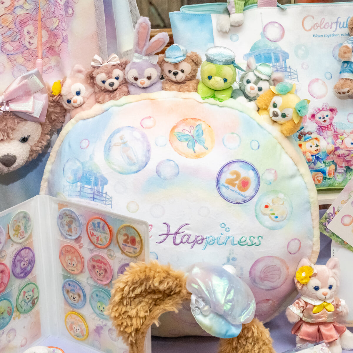 7人勢揃い！東京ディズニーシー“ダッフィー＆フレンズ20周年：カラフル