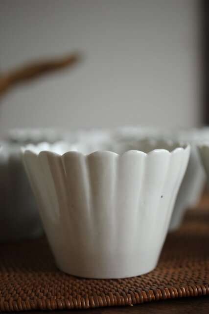 古伊万里白磁 菊型向付 10客1組 P204｜骨董店 のびる 古美術 骨董 和風