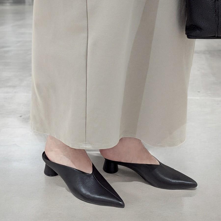 送料無料】CHIAKI KATAGIRI チアキカタギリ ミュール ポインテッド 前