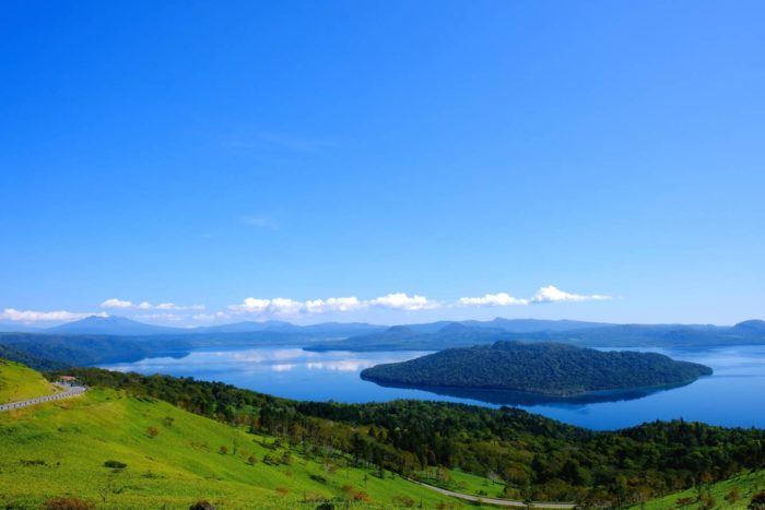 美幌峠 ー 屈斜路湖を一望するライダー憧れの絶景スポット | 【公式
