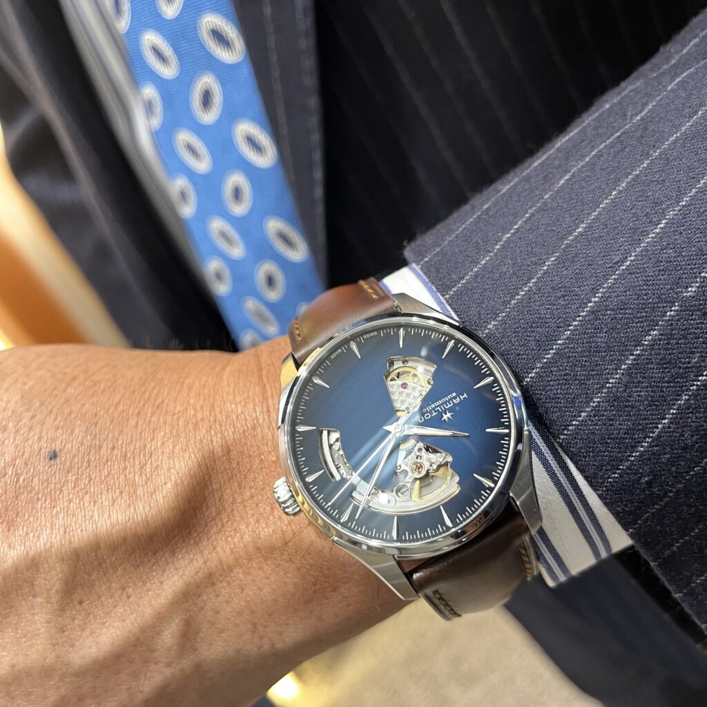 大人の秋支度に。ハミルトン ジャズマスター オープンハート