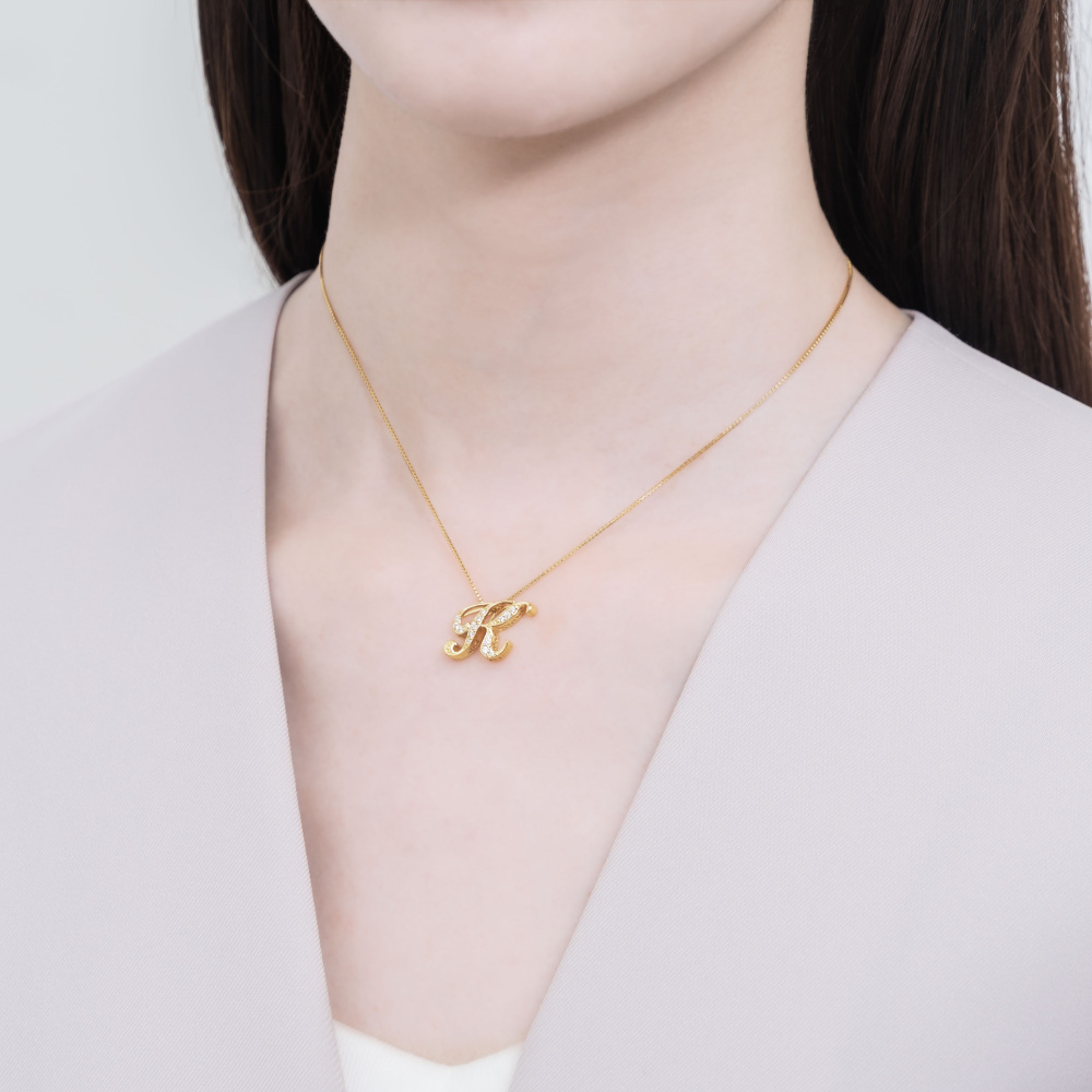 新品] ユキザキ アルファ イニシャルペンダントトップ【K】Sサイズ