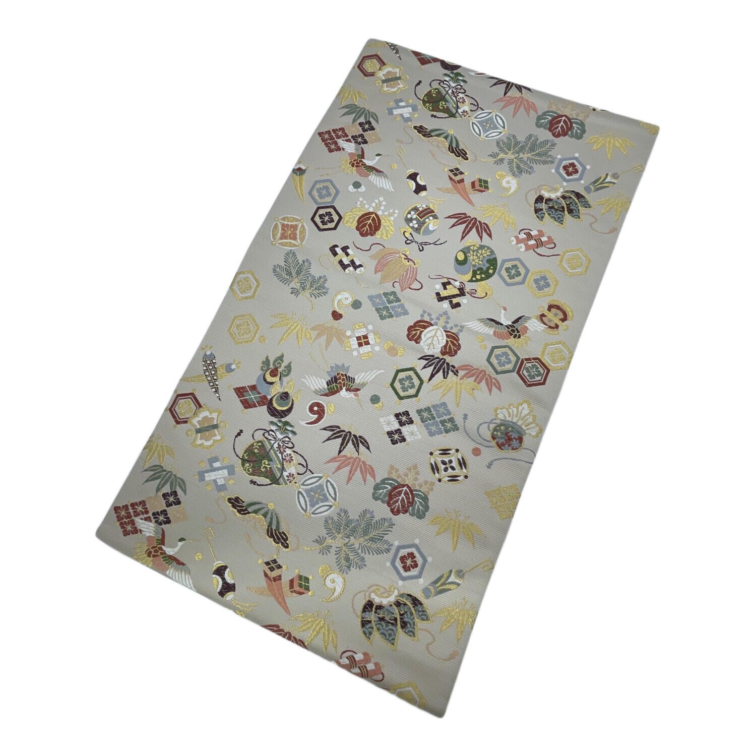 山下織物 六通柄袋帯 招福宝尽くし 金銀糸 アイボリー 和装 仕立て