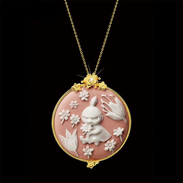 磁器カメオペンダント しあわせのムーミン谷 リラックス／スナフキン