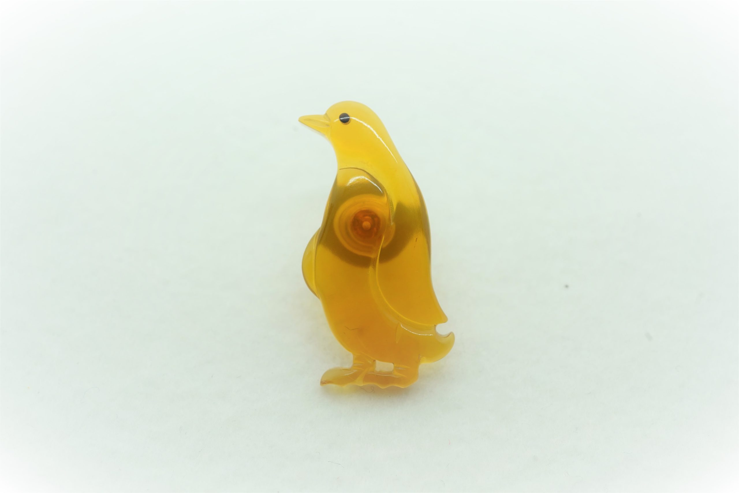 白甲ピンブローチ ペンギン - 江戸鼈甲屋｜べっ甲のアクセサリー販売