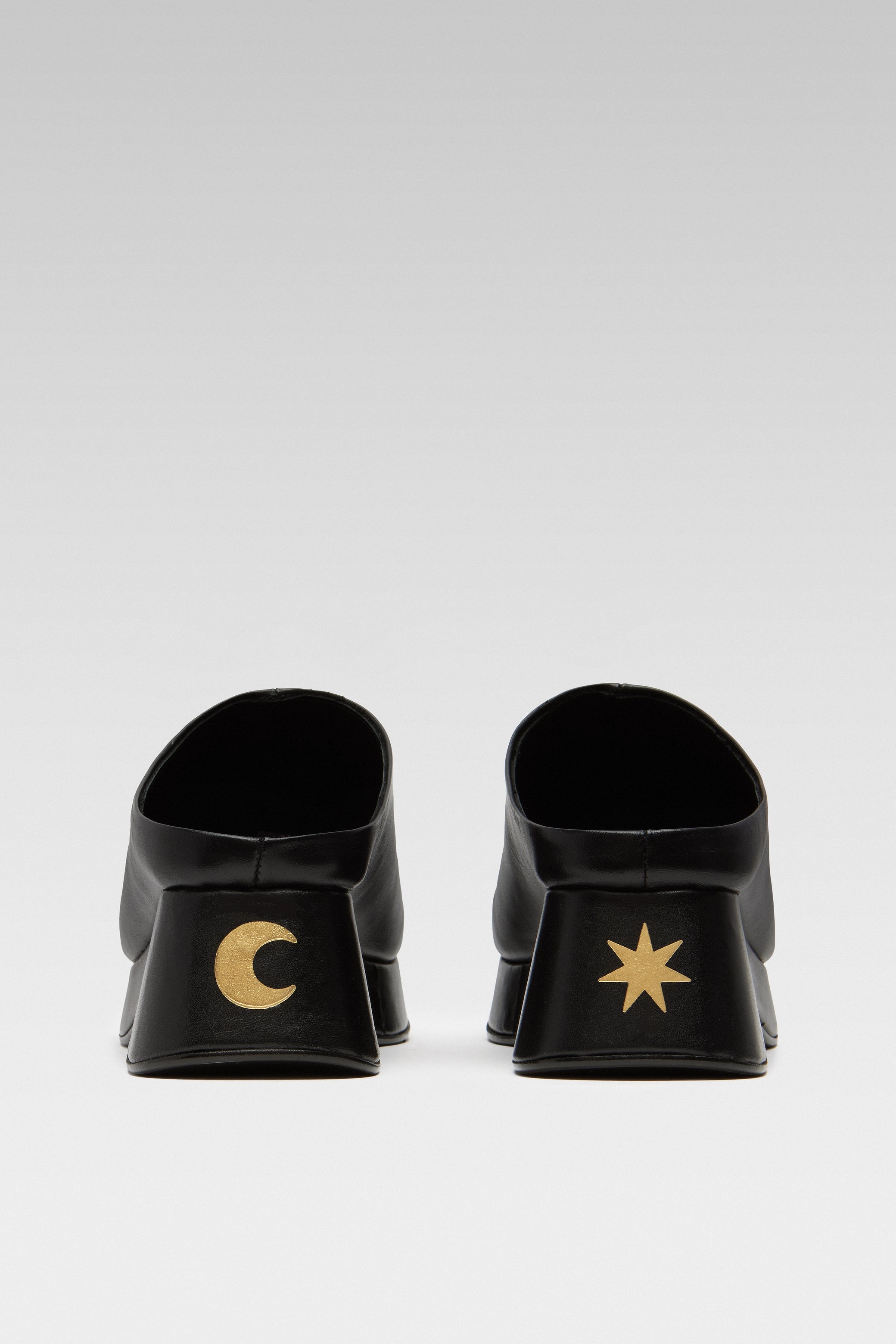 Venus Black Mule * EDLA