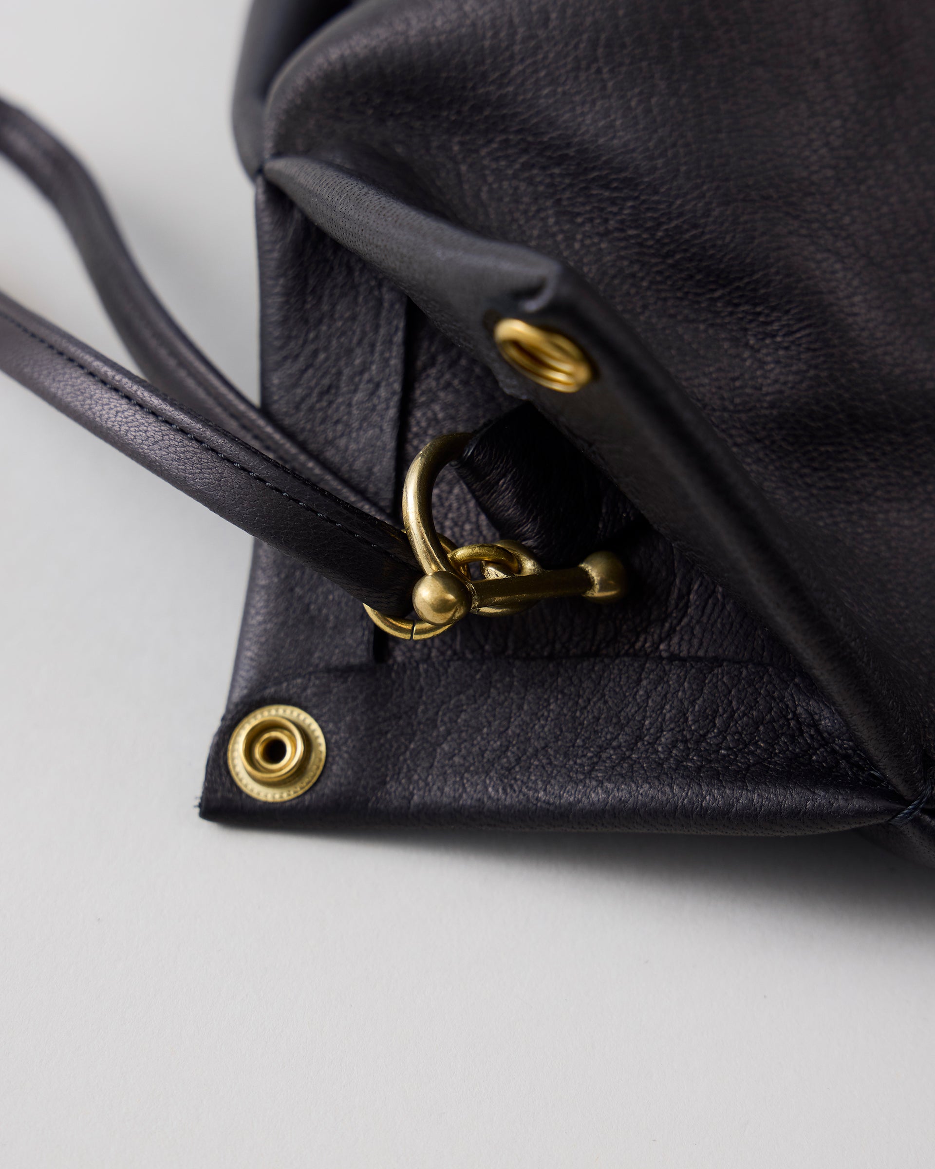 NICENESS DEER LEATHER KNAPSACK ROGER – Eins&Zwei