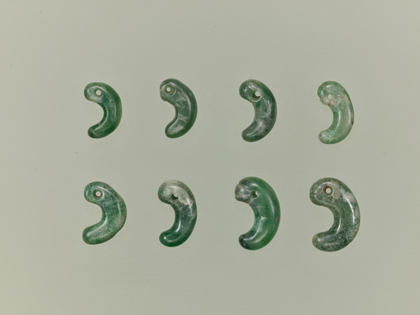 e国宝 - 硬玉勾玉