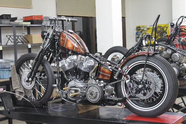 ショベル ワンオフ ショットガン リジッドフレーム用 ハーレー HARLEY