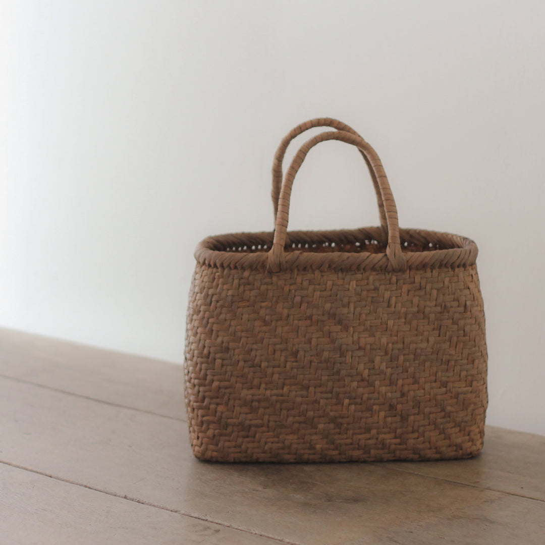 男性にもぜひ使ってほしい、山ぶどうのかご – Envelope - エンベロープ