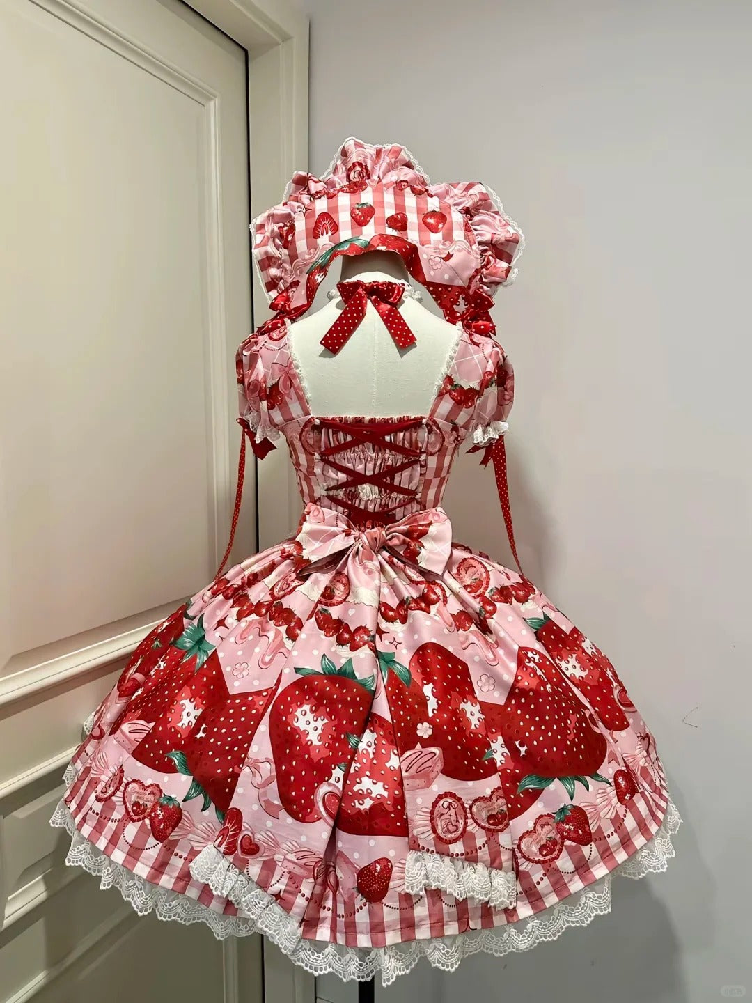 受注予約~3/10】Strawberry Cream ワンピース【Dream Lolita】 – Epetice
