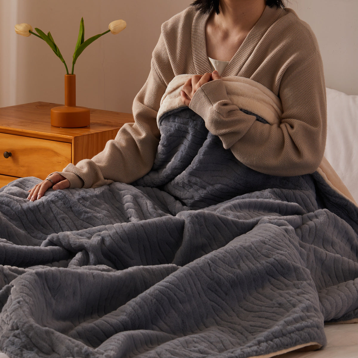 電気掛敷毛布 Naps｜発売1ヶ月で完売・9段階温度調節