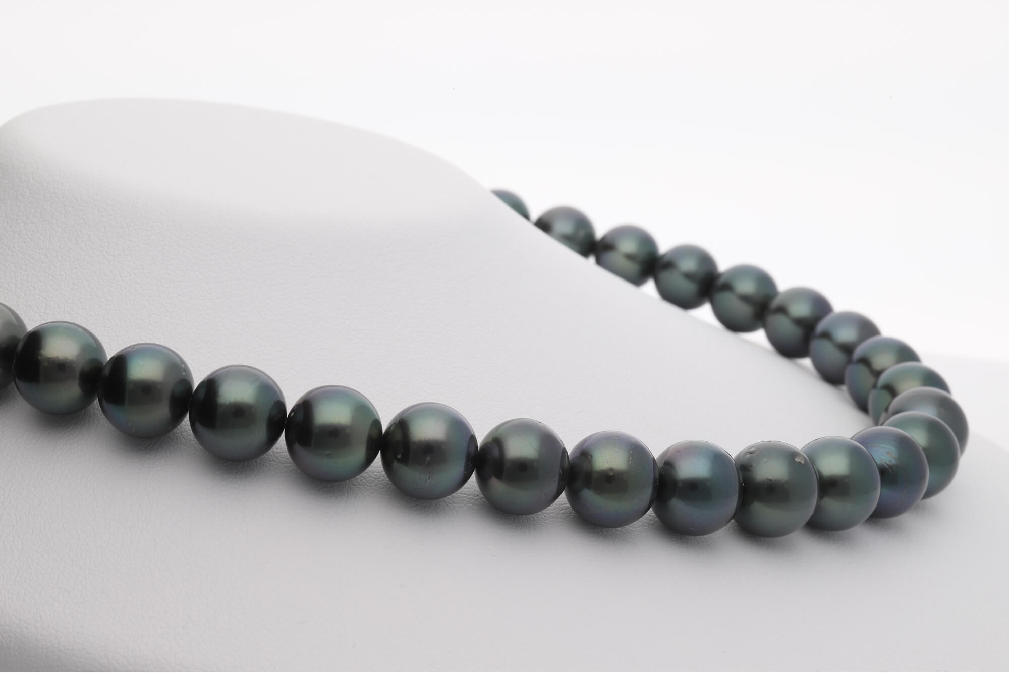 blackpearl-necklace-2.jpg?v=