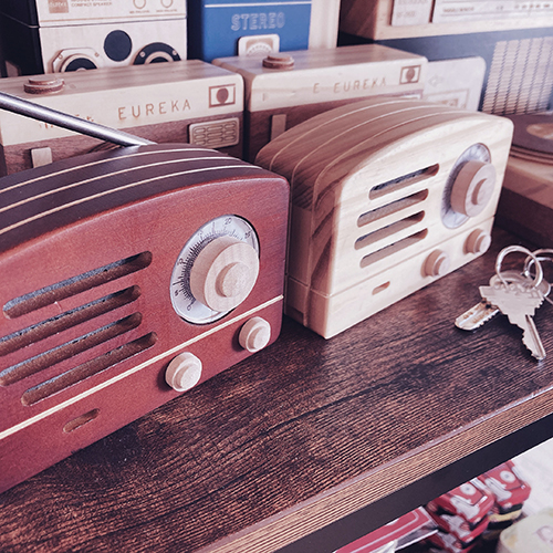 EC限定・お菓子なし※ラジオ木箱 （ダークブラウン） | 株式会社エウレカ