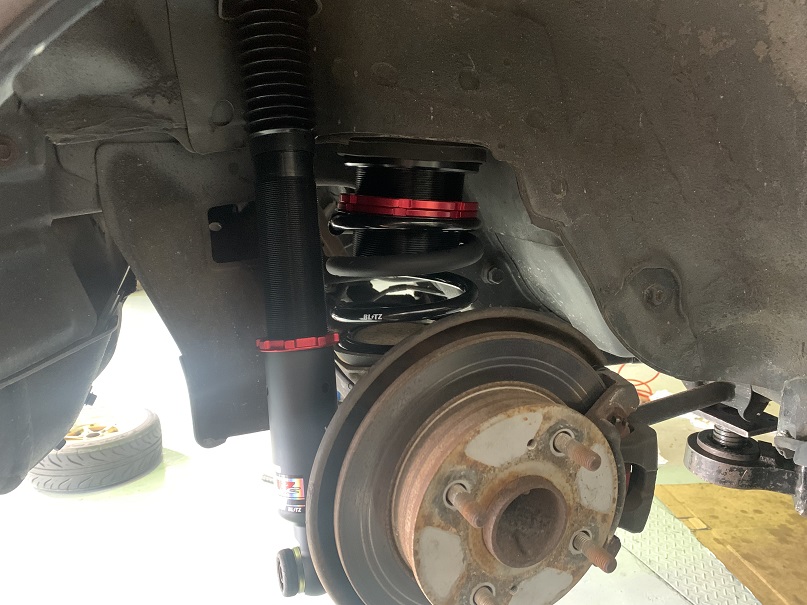 AE86 リフレッシュで車高調 BLITZ | 1978年創業 チューニングカー