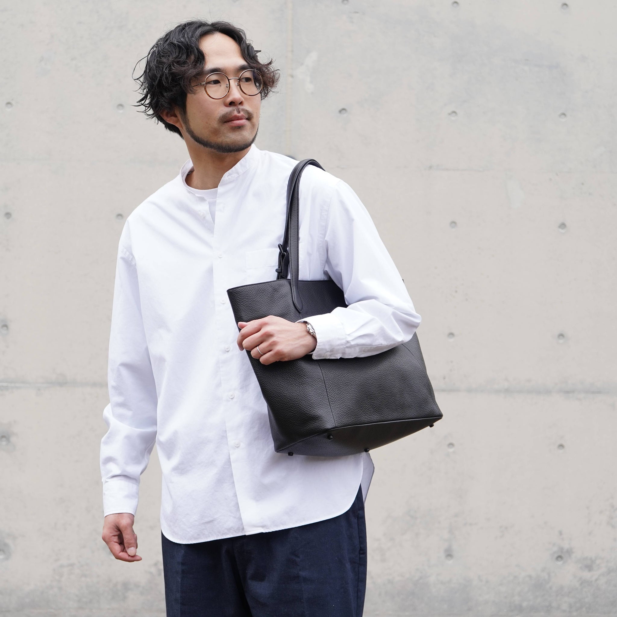 SHRINK LEATHER HORIZONTAL TOTE BAG / RAIROA SERIES – fetia-jp