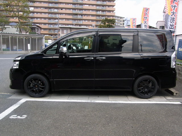 ヴォクシー(VOXY) 70系 ZRR70W(70系) | 装着ギャラリー | カーポート