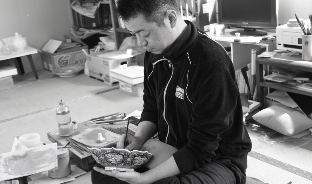 香合 青華紅彩幻華文 /三浦晃禎