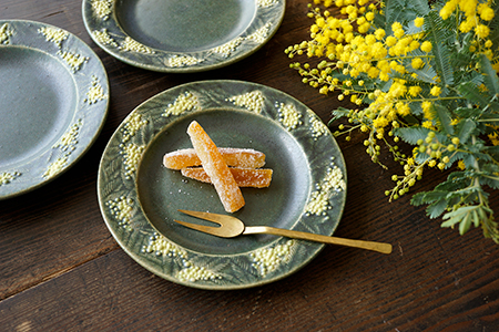 銀製小皿 中央に黄色い模様 約29G 銀製小皿 中央に黄色い模様 約29G