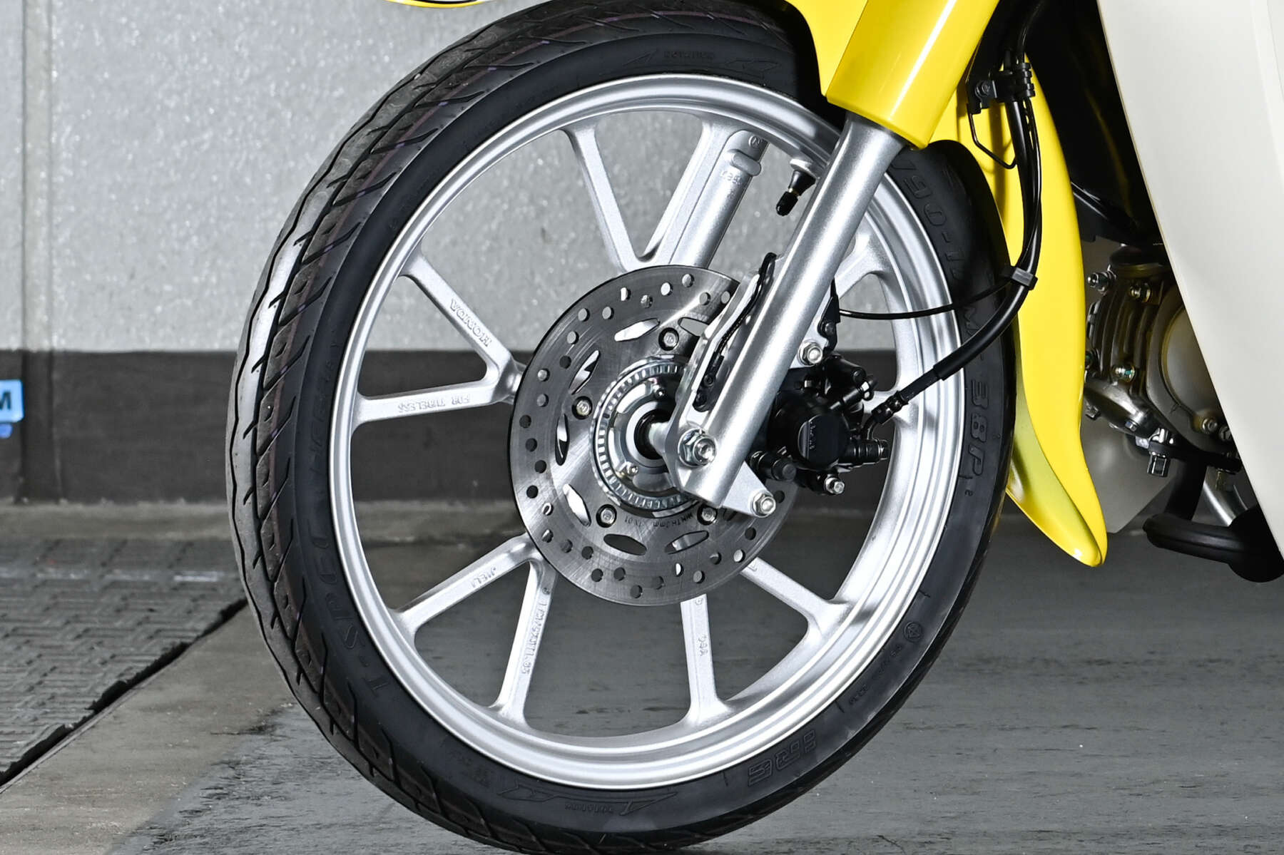 新型スーパーカブ110とクロスカブ110が、ディスクブレーキとキャスト