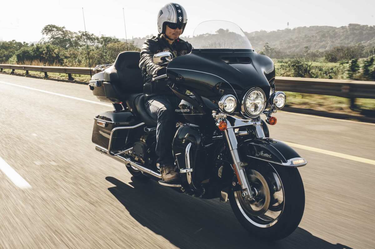 ツアラー女子がいま熱い!? ハーレー裏ワザ取り回し術でSNSの話題を独占