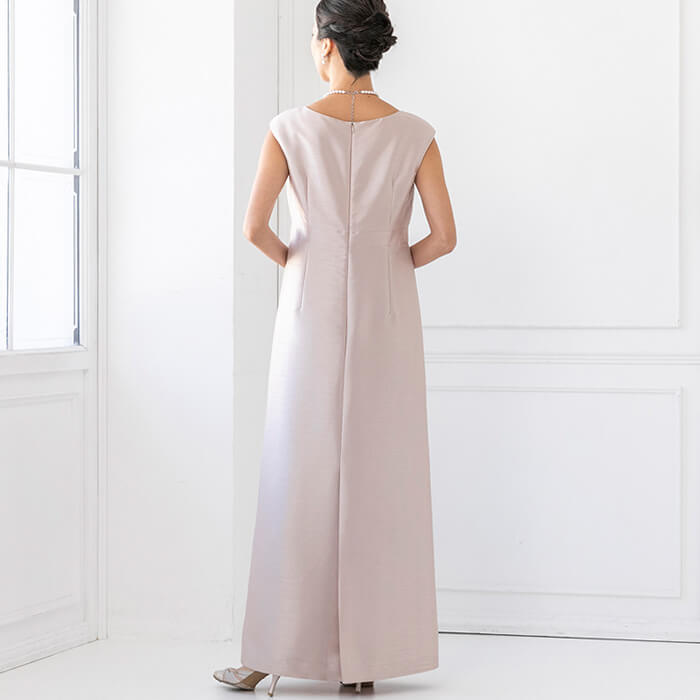 エレガントなシャンタン素材のワンピース 9号・ピンクベージュ｜東京