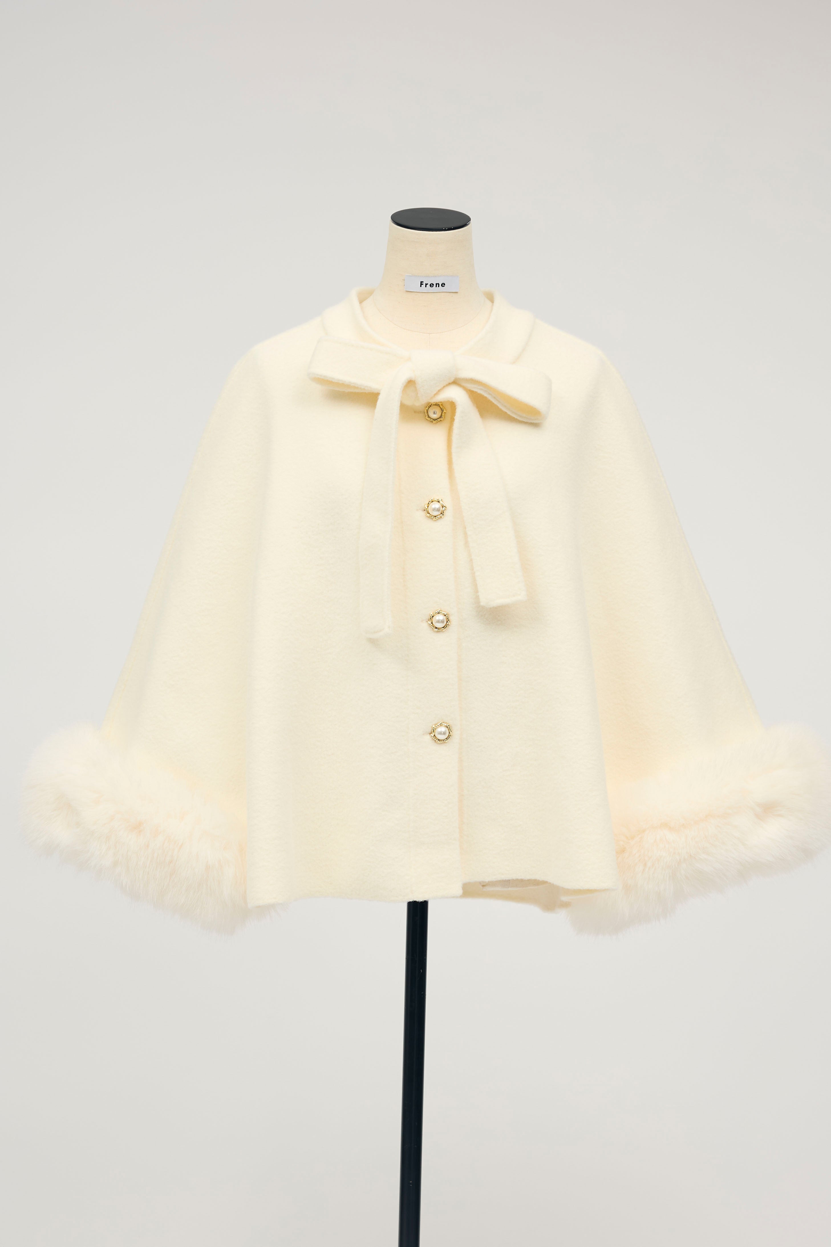 予約]ファーカフスリボンポンチョコート – Frene
