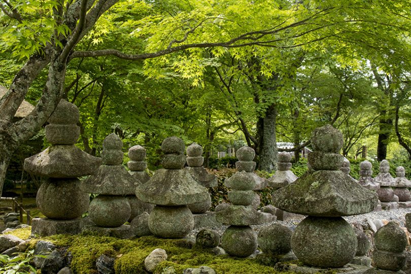 石仏群に圧倒される化野念仏寺｜観光｜FunJapo｜京都観光・グルメ