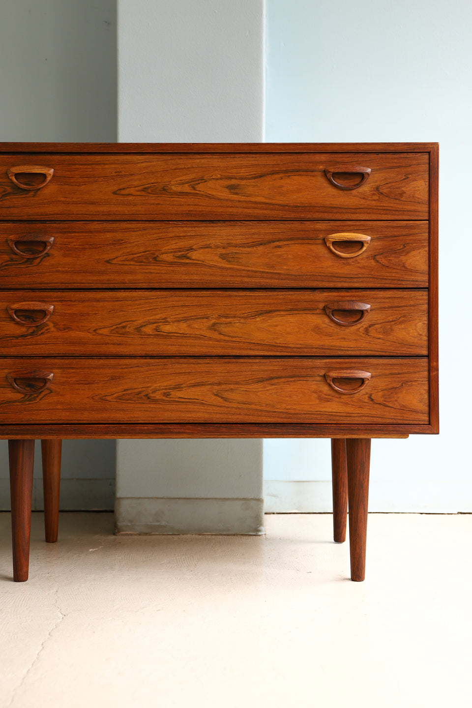 カイ・クリスチャンセン 4段チェスト ローズウッド材 デンマーク