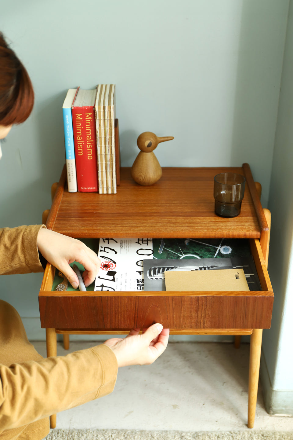 スウェーデンヴィンテージ ベッドサイドテーブル サイドチェスト 北欧